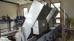 Discharge of the screenings from step screens on a belt conveyor
